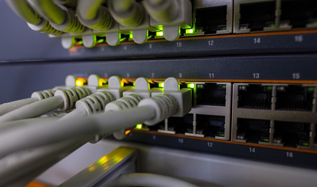 Network Switch (Unmanaged) – 24 Port, Gigabit